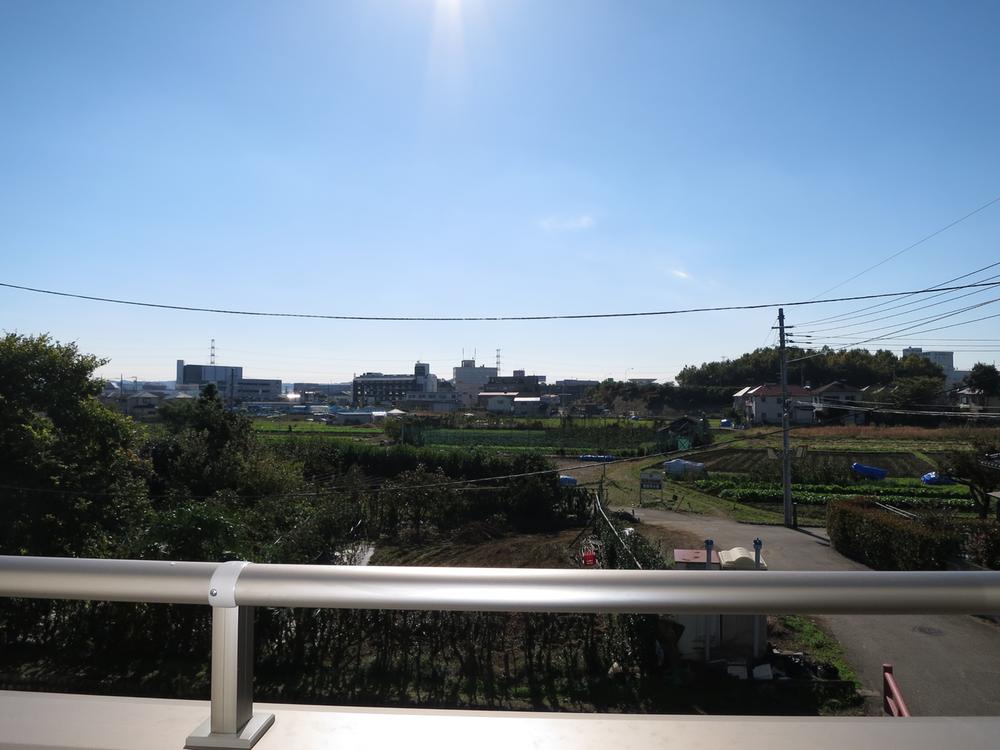 View photos from the dwelling unit. Indoor (11 May 2011) Shooting