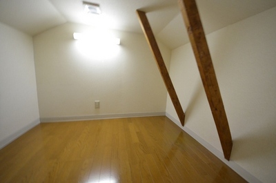Other room space. ☆ loft ☆
