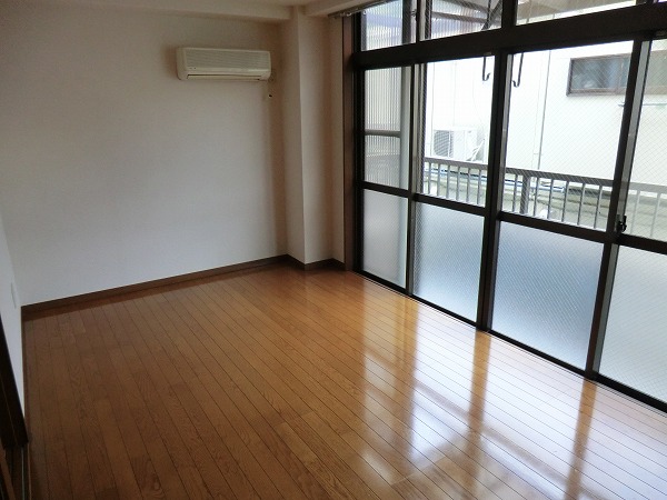 Living and room