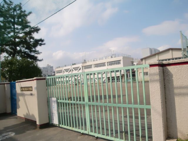 Primary school. 1500m to Municipal third elementary school (elementary school)