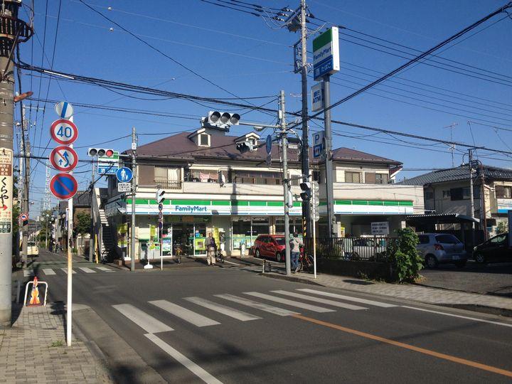 Convenience store. 260m to FamilyMart National Higashiyon chome