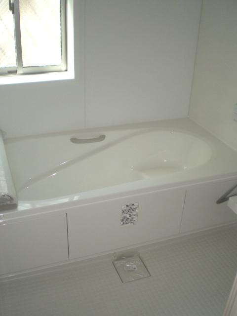 Bathroom. Building 3 room Please heal slowly the body in the spacious bathtub! 