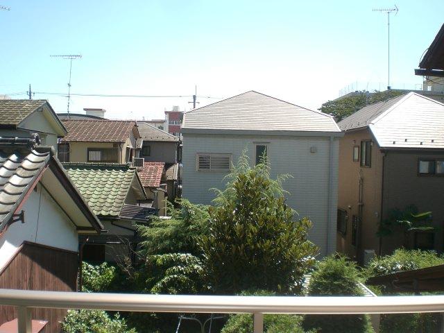 View photos from the dwelling unit. 3 Building 6 quires in the Western-style