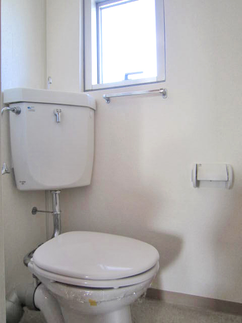 Toilet. Yes outlet