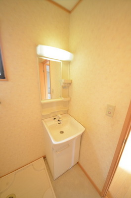 Washroom. ☆ Happy independence wash basin in the morning of the dressing ☆