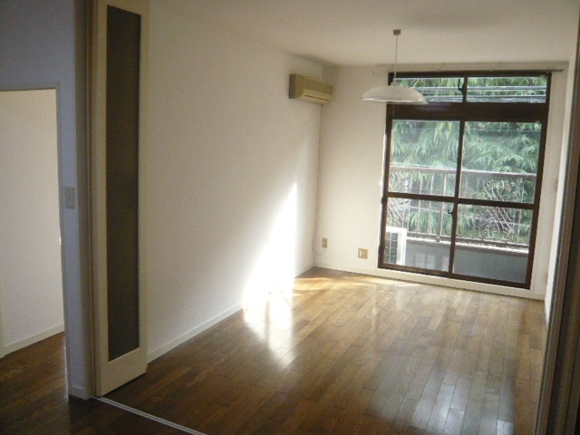 Living and room
