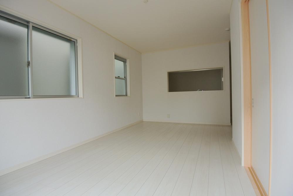 Living. Local Photos