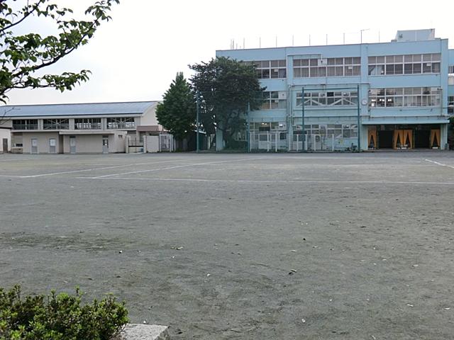 Primary school. 859m to National City National first elementary school