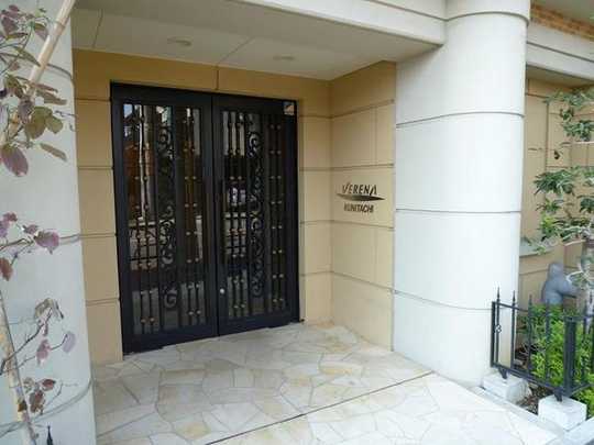 Local appearance photo