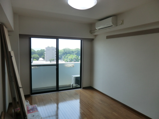 Living and room