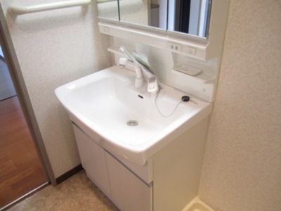Washroom. ◆ Shampoo dresser ◆