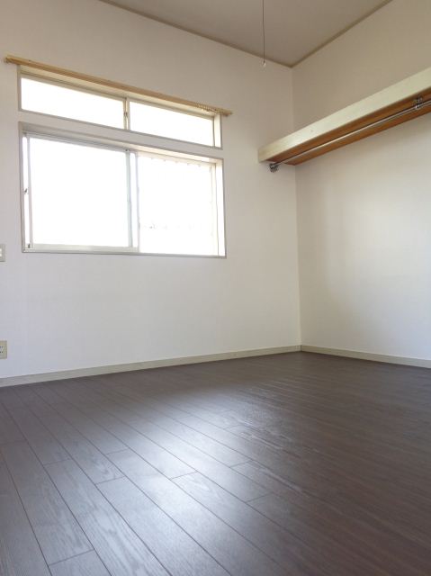 Living and room.  ☆ Western-style is an 8-tatami rooms ☆ 