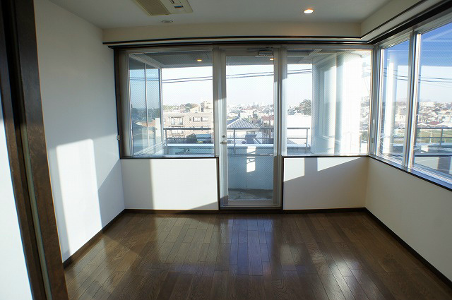 Living and room
