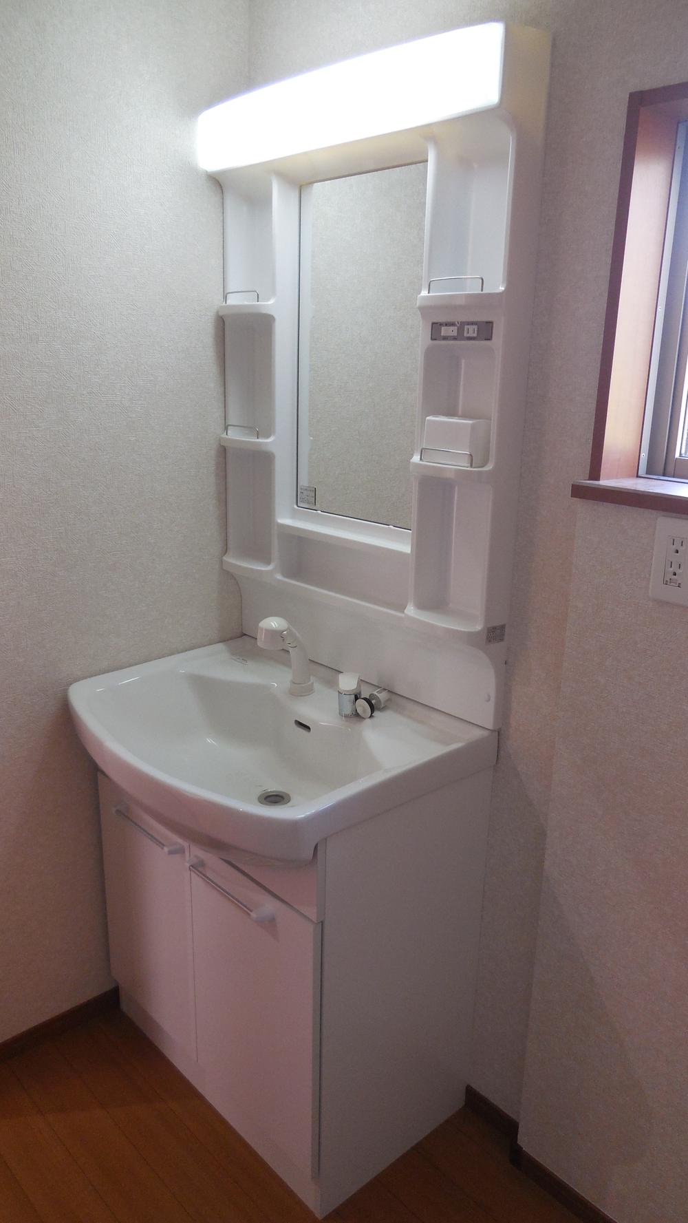 Wash basin, toilet. Indoor (11 May 2013) Shooting