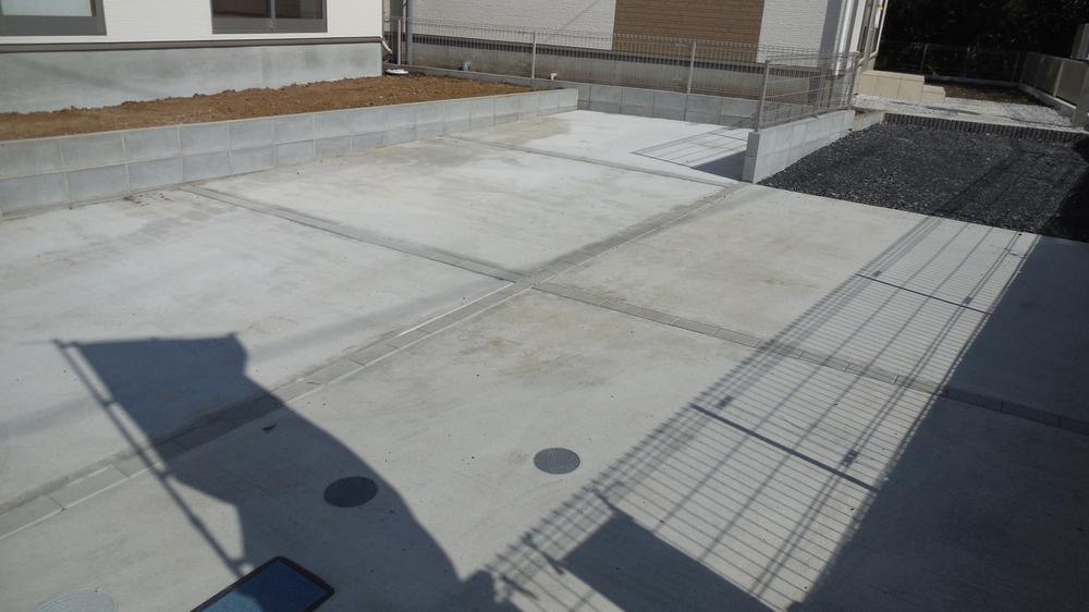 Parking lot. Local (11 May 2013) Shooting