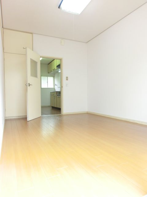 Living and room. ☆ Bright Western-style ☆