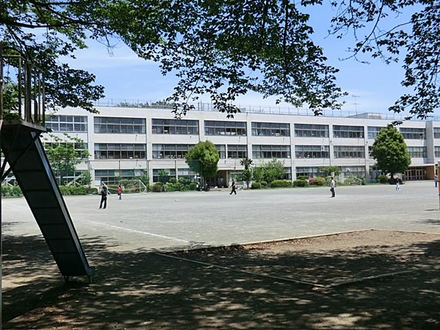 Primary school. 719m to National City National fifth elementary school