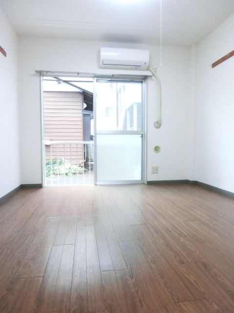 Living and room. ☆ Western-style 6 Pledge ・ This room with storage ☆