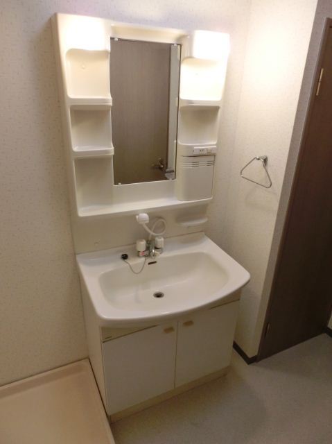 Washroom. dining