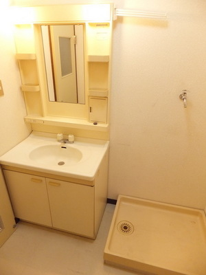 Washroom. Is a dressing room