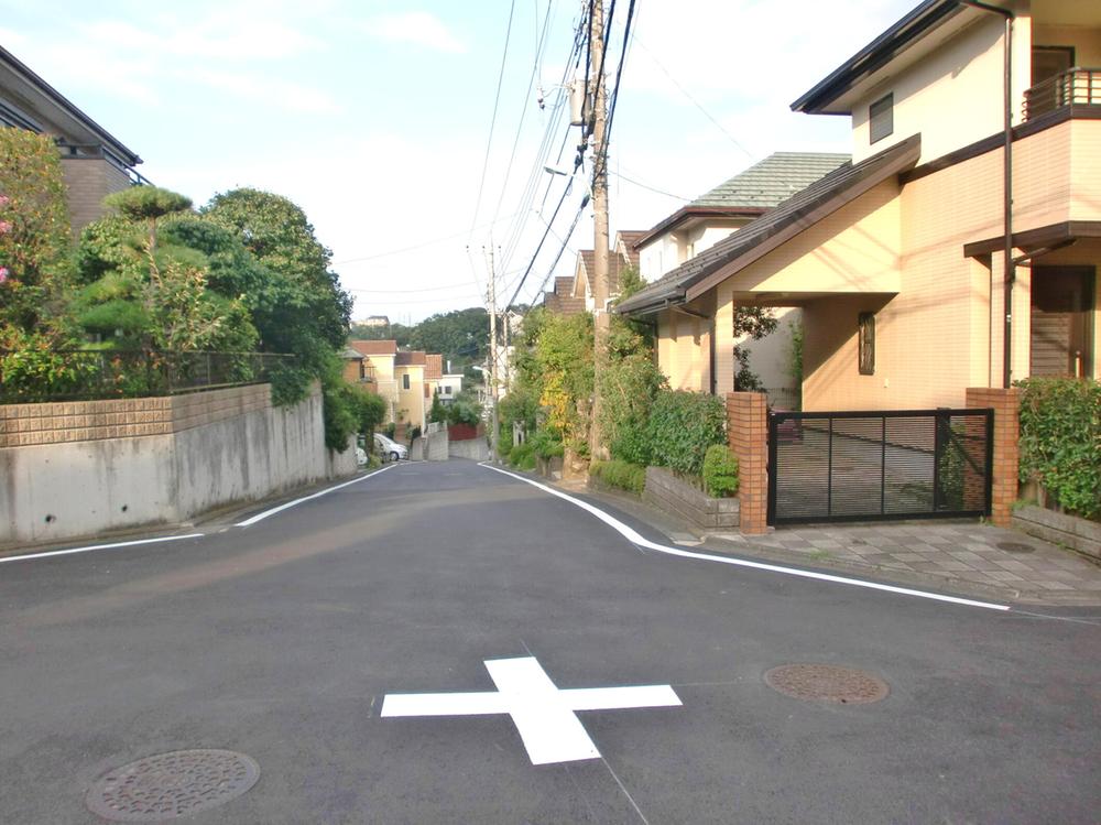 Local photos, including front road. Local (August 2013)