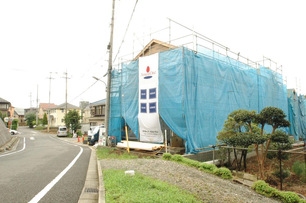 Local photos, including front road. Local (September 2013) Shooting, Front road is also comfortable 6m public road! 