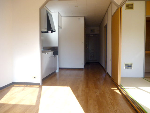 Living and room. DK