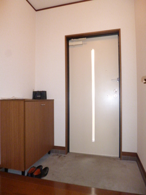 Entrance. ☆ Entrance ☆ With cupboard ☆