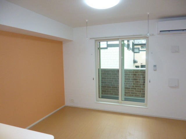 Other room space. Bright rooms
