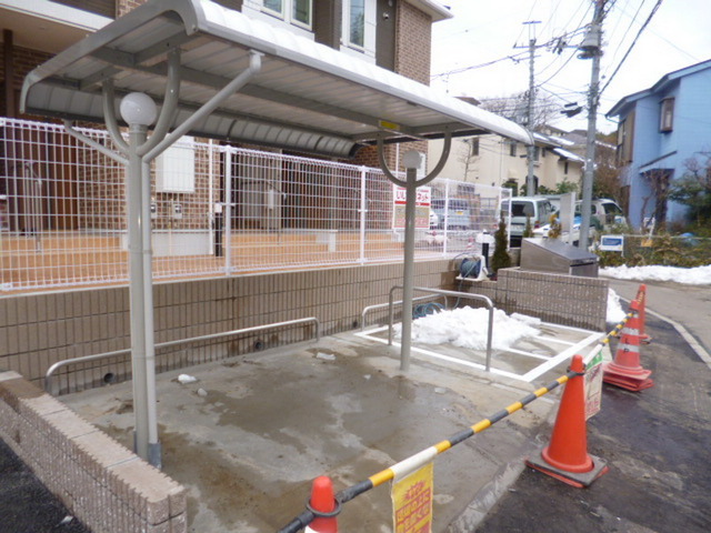 Other common areas. Covered bicycle parking and bike storage (3 cars only)