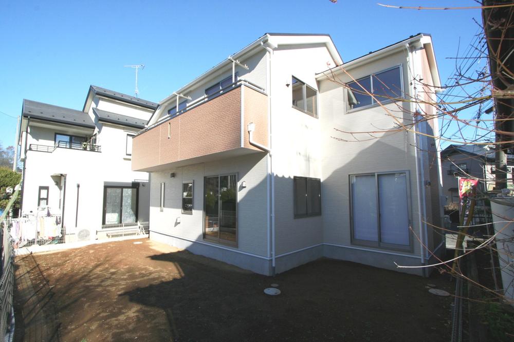 Local appearance photo. Local (12 May 2013) Shooting