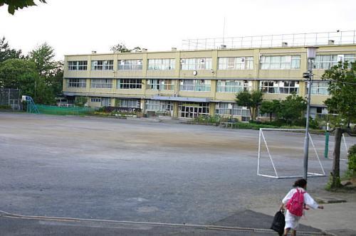 Primary school. Tsukushino until elementary school 550m