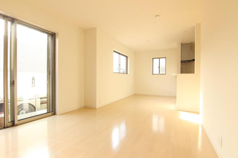 Living. 7 Building is living spacious 17 Pledge