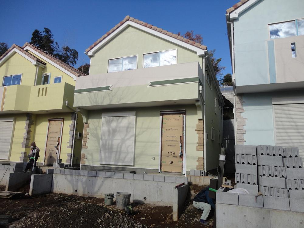 Local appearance photo. Building 3