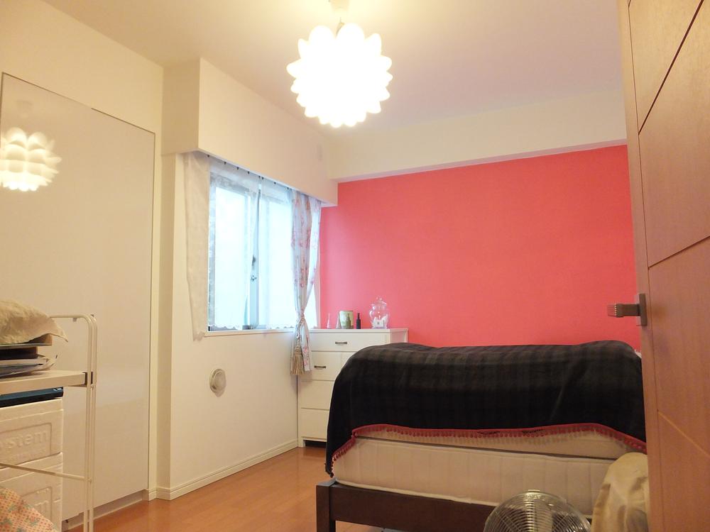Non-living room. Unique Western-style accent wall is eye-catching.