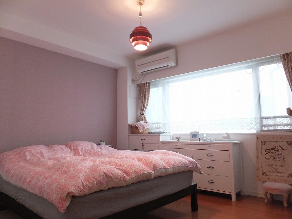 Non-living room. Unique Western-style accent wall is eye-catching.