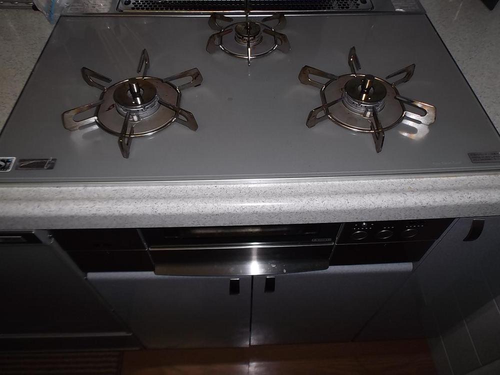 Other Equipment. Stove ・ Grill and range hood were also exchange. Glass top stove is easy to clean.