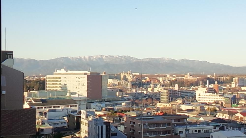 Other local. Mountains of Tanzawa to pass seen from the shared hallway (December 2013) Shooting