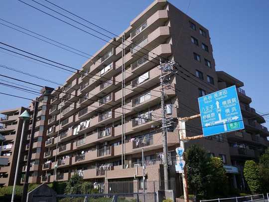Local appearance photo. Popular Minamimachida a 10-minute walk, Granbury mall south Machida also there are many living facilities within close to 10-minute walk convenient renovation completed apartment.