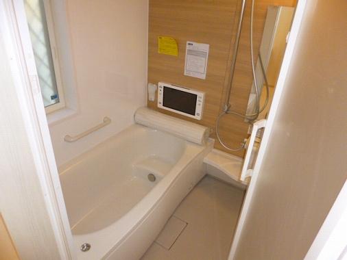 Bathroom. 4 Building bathroom