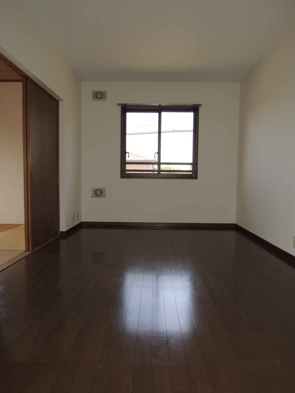 Living and room. DK