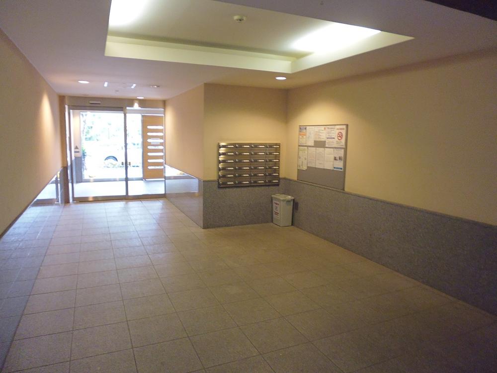 Entrance. Common areas