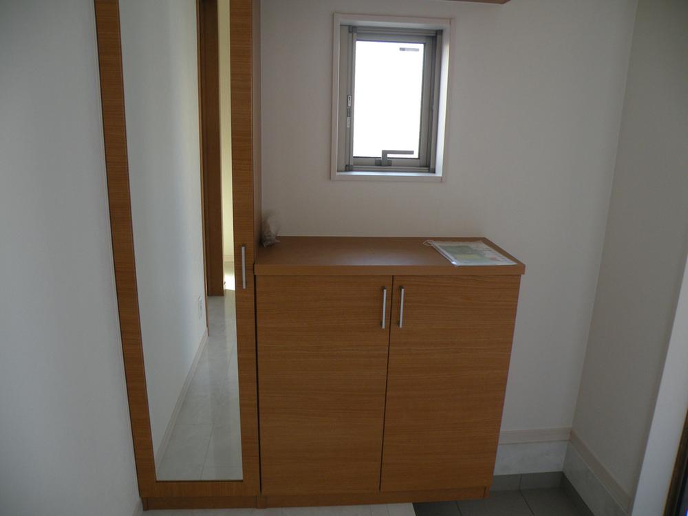 Entrance. Local (September 2013) Shooting