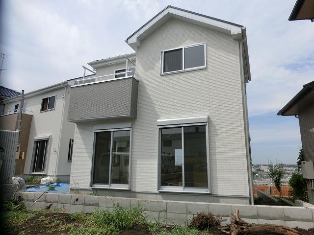 Local appearance photo. Building 2 was completed.