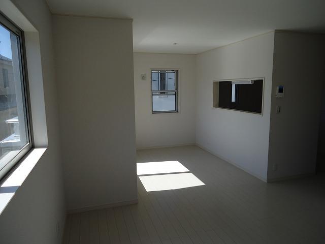 Living. Bright living.