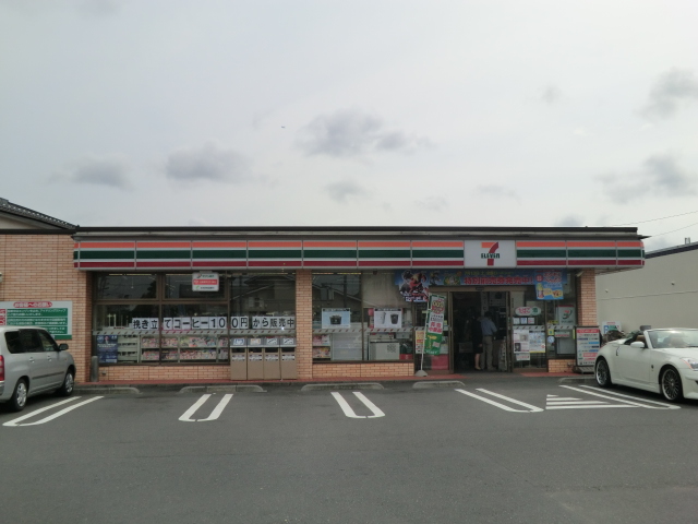 Convenience store. Seven-Eleven Kanamori to the store (convenience store) 500m