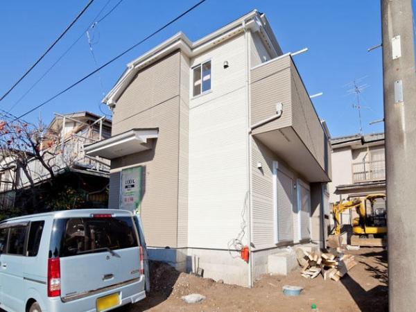 Local appearance photo. Is a quiet environment! 