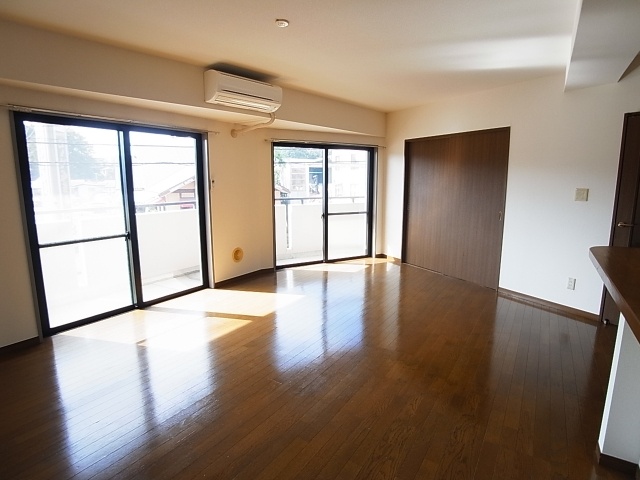 Living and room