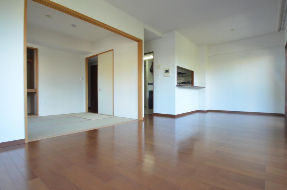 Living. Indoor (11 May 2013) Shooting