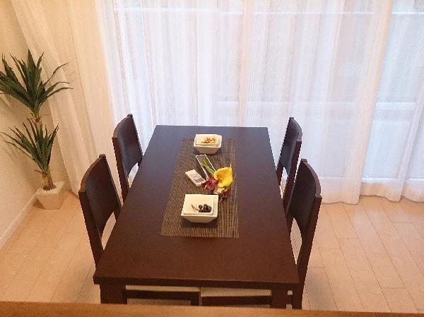 Living. Mansion interior introspection Pictures - living dining